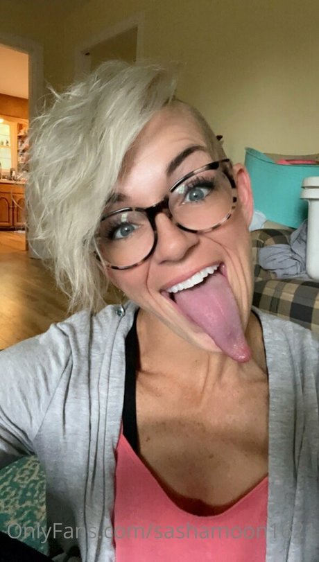 sashamoon1621 actrice adulte image