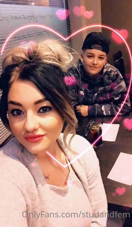 reallesbiansx actrice adulte des photos