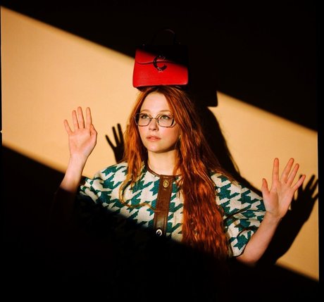 Haley Bennett star du porno hd photos