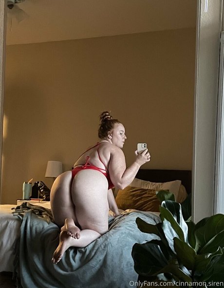 cinnamon siren étoile érotique images