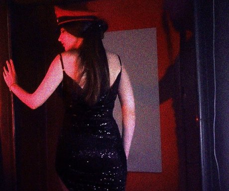 Pelagea ASMR modèle joli des photos