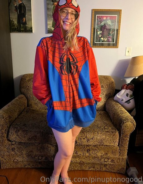 pinuptonogood étoile exclusive photos