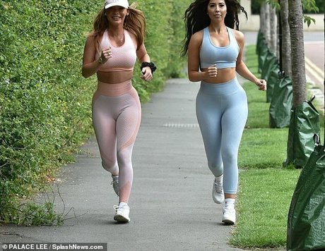 Summer Monteys Fullam star du porno sympa images