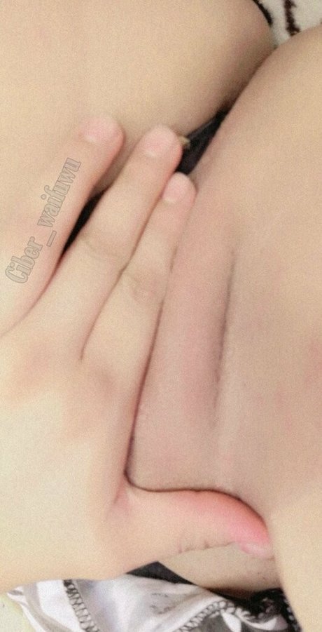 Ciberwaifuwu haut étoile photos