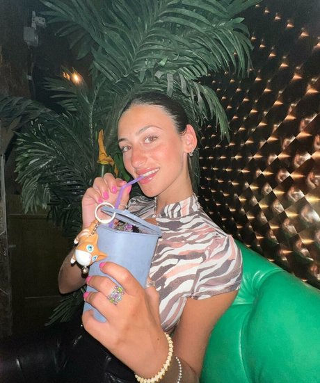 solo aux gros seins uniquementfans porno de haute qualité galeries