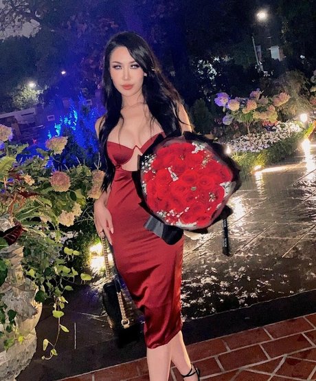 ébène cum onlyfans meilleure qualité des photos