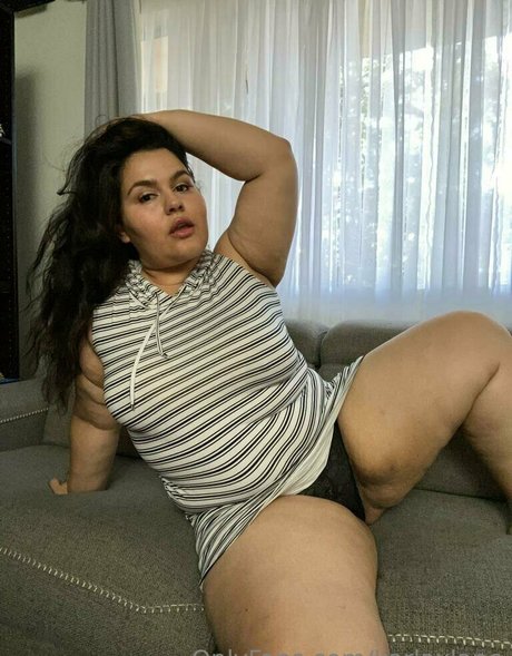 ébène maigre onlyfans haut sexy img