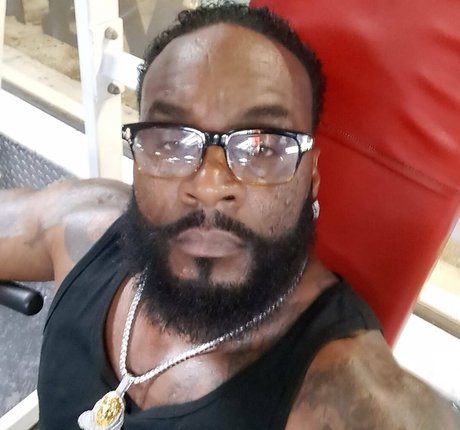 toolsfreepage beau modèle des photos