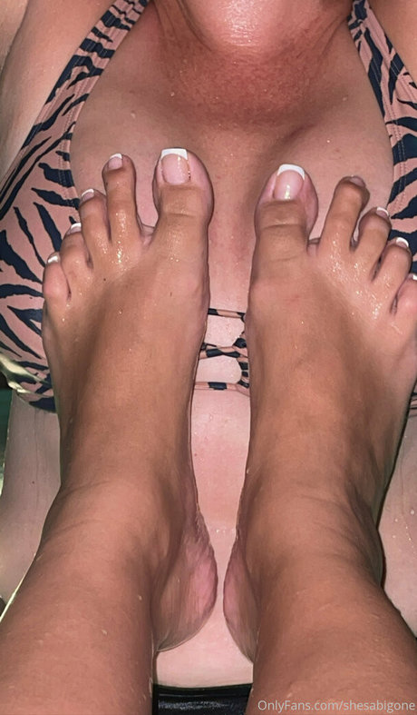 shesabigone étoile nue collection