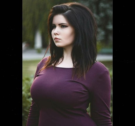 Anna Bernadi beau modèle photos