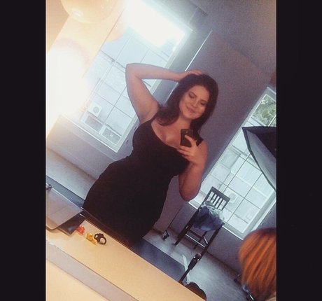 Anna Bernadi art star du porno des photos