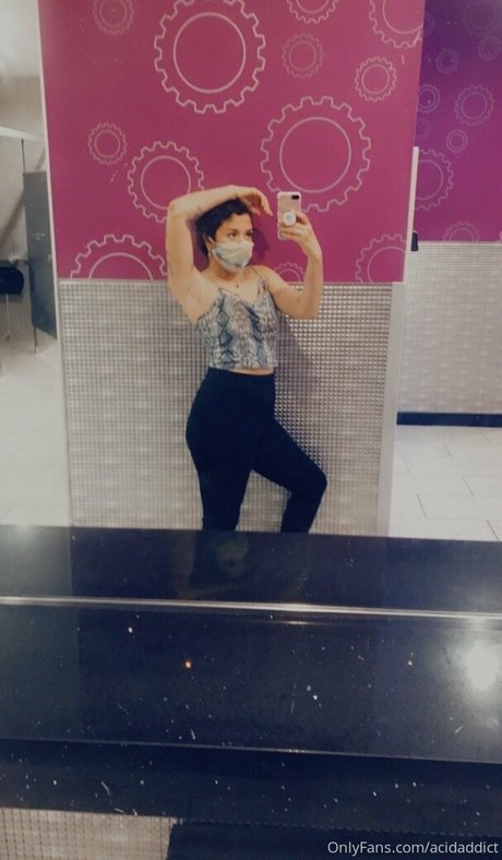 acidaddict modèle gratuit photo