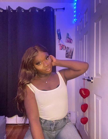 sissy serayah étoile gratuite galerie