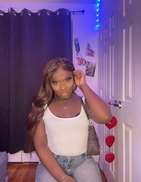 sissy serayah top star images