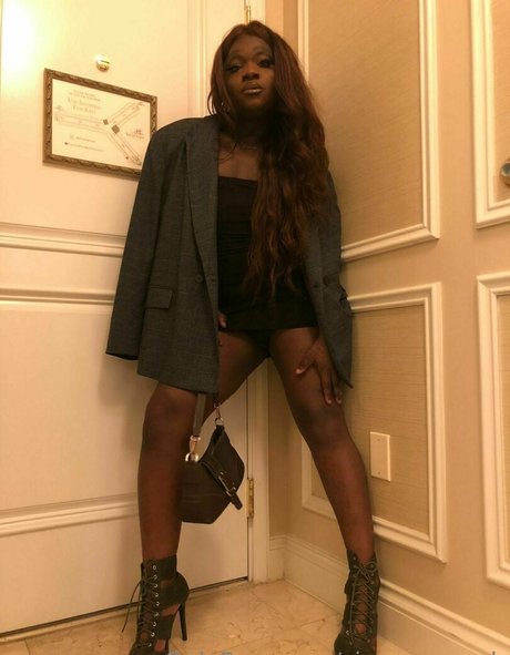 sissy serayah star du porno sympa collection