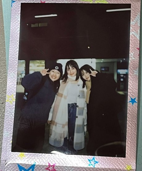 ASMR BlueKatie jolie actrice des photos