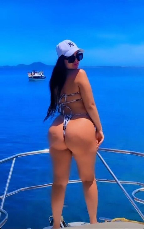 Aryane Casadei modèle nu photo