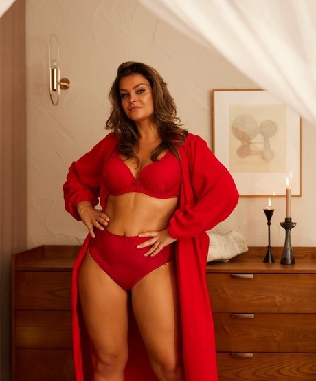 Miljuschka actrice de nus collection