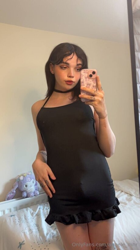 angele mhr star érotique archive