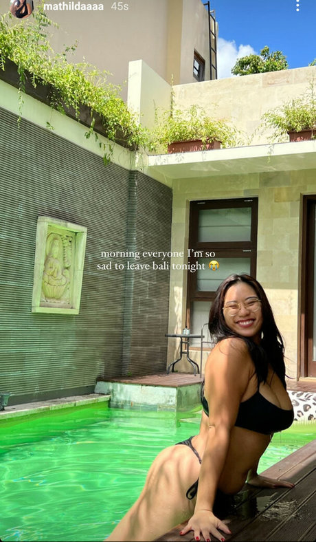 Mathilda Huang actrice libre des photos