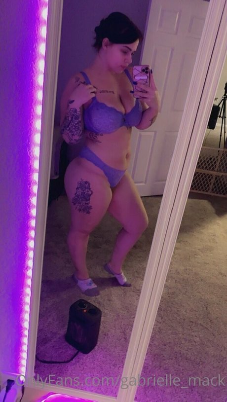 Gabrielle Mack modèle adulte archive