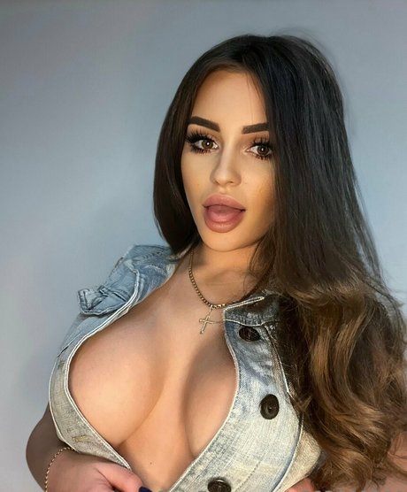 BelaLollitta top star photo