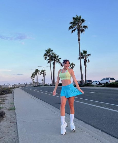 Ester Dobrik modèle adulte galerie