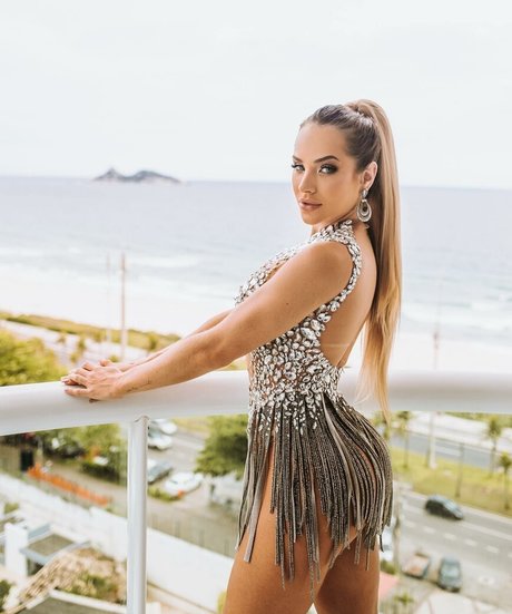 Gabi Martins actrice pornographique img