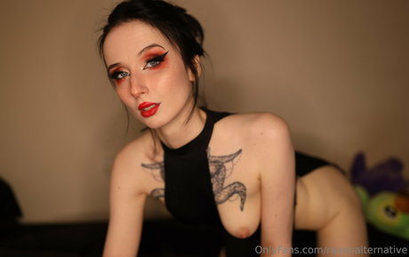 ravenalternative modèle érotique des photos