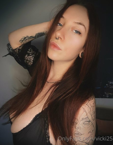 vicki25 star du porno parfaite img