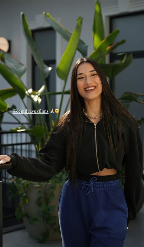 Hale Cabbar actrice nue img