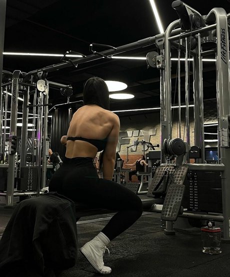 Hale Cabbar modèle exclusif img