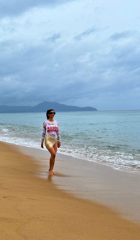 Anveshi Jain modèle pornographique images