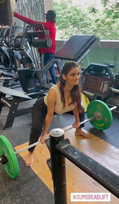 Anveshi Jain étoile exclusive galerie