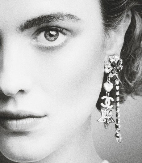 Margaret Qualley belle étoile galeries