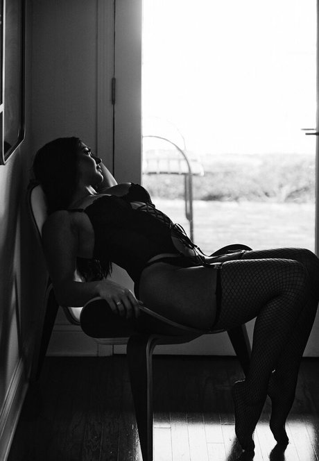 Arianna Grace art star du porno galerie