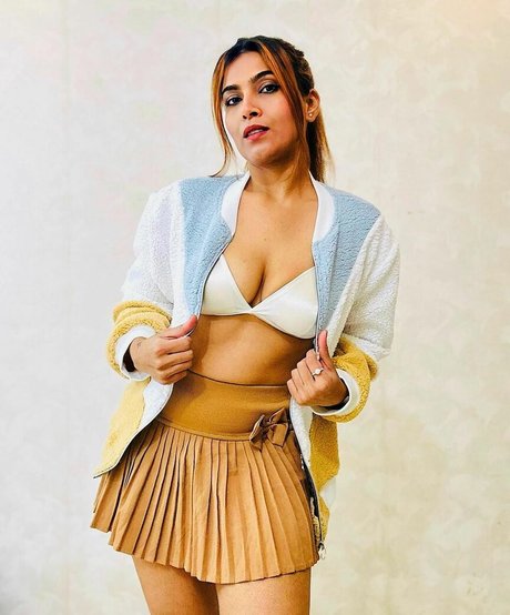 Tanya Chaudhari actrice hd photos