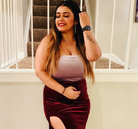 Akankshya Rijal modèle xxx collection