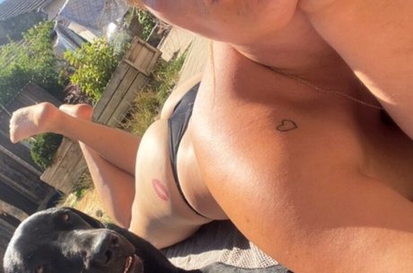 Blondinbelka actrice de nus photos