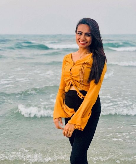 Umme Zamilatun Naima star du porno gratuit des photos