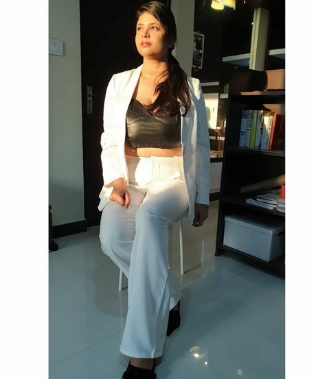 Tassels and Trails actrice adulte image