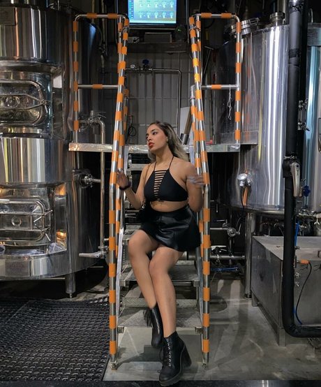 tvishagulatii actrice chaude images