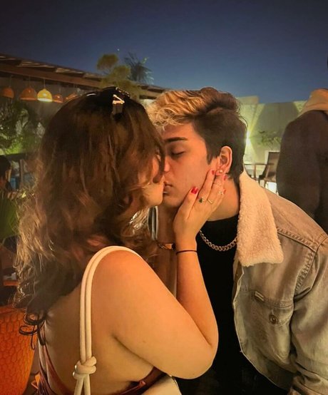 tvishagulatii étoile érotique des photos