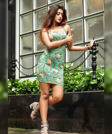 Ridhima Bisht modèle adulte photos