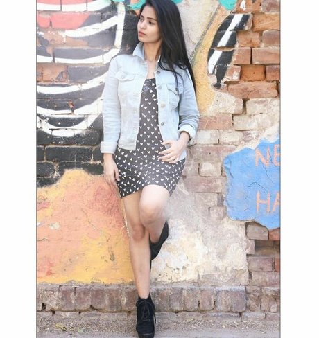 Anjali Gupta modèle de sexe galeries