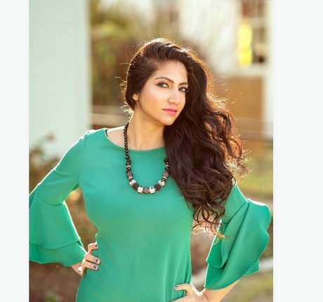 Komal Bhagat xxx étoile galerie