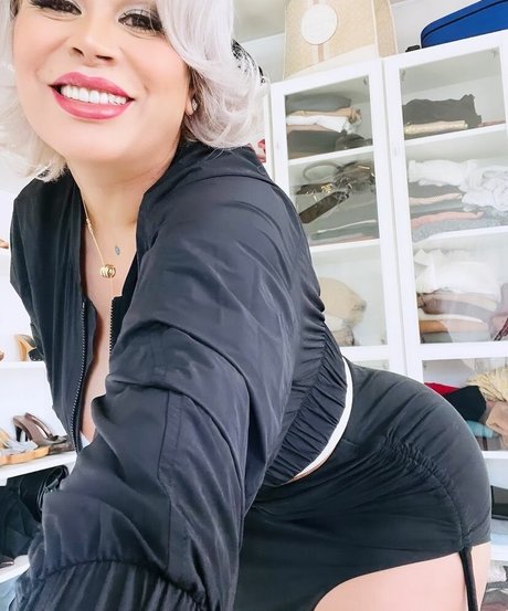 Myra La Chula art star du porno collection