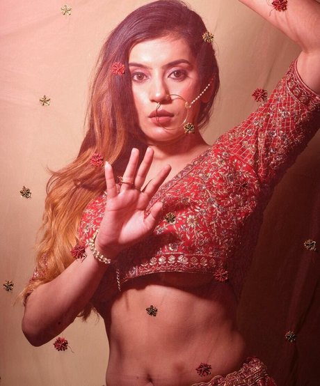 Akshita Dutta jolie étoile image