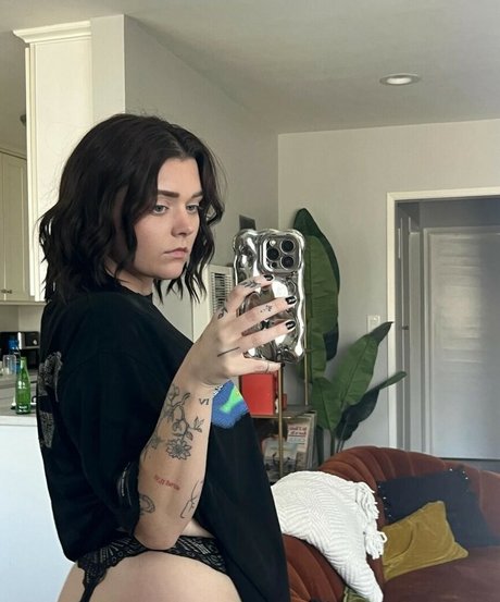 Erin Dougal actrice exclusive des photos