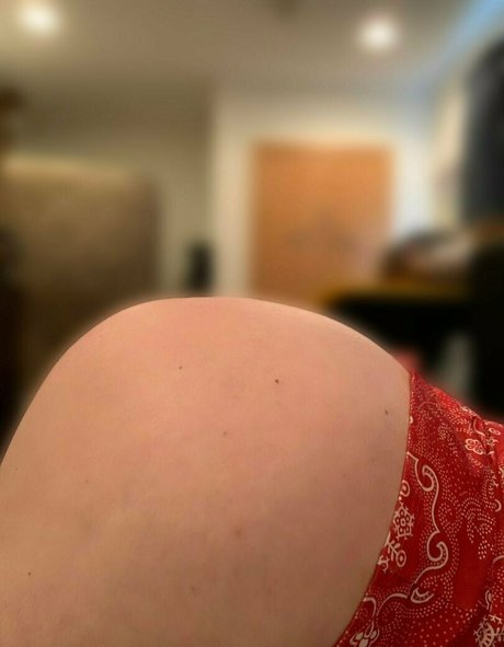 shes a wallflower modèle érotique collection